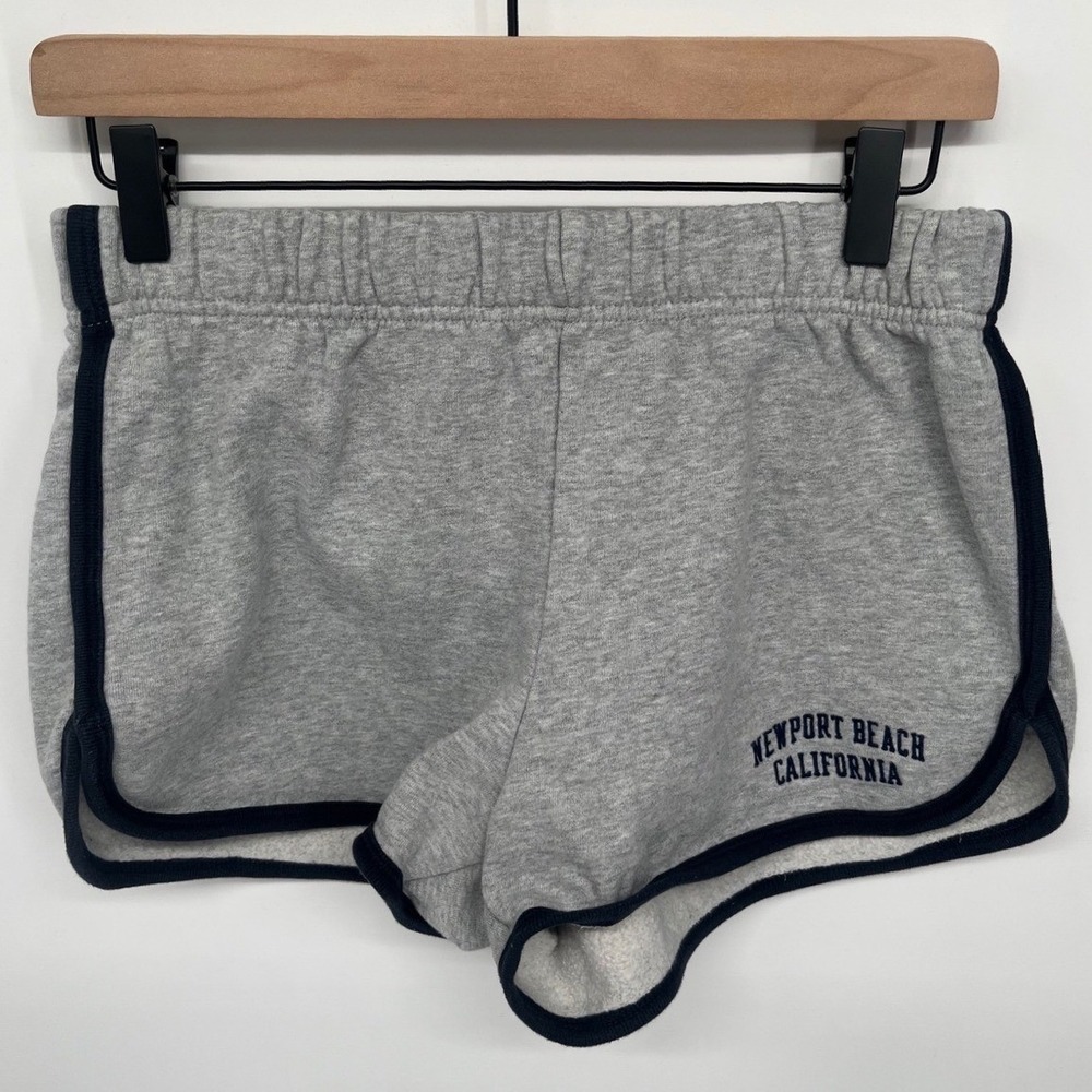 Brandy Melville Newport Beach California SweatShorts Womens XS Gray Dolphin Hem